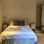 Quiet Kensington Flat Ideal For Central London