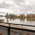 Stunning 2 Bed Riverside Flat