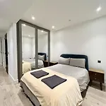 Stylish London City Apartment