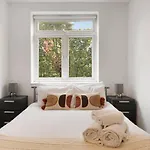 2 Bed Apartment- Finsbury Park Station B
