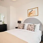 The Tottenham Wonder - Pleasing 2Bdr Flat With Balcony