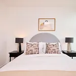 The Tottenham Wonder - Pleasing 2Bdr Flat With Balcony