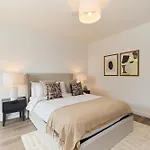 The Tottenham Escape - Lovely 2Bdr Flat With Balcony