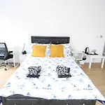 Luxury London Apartment With 5 Bedrooms