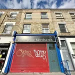 Shepherd Bush Beautiful Two Bedroom Apartment