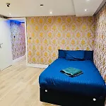 Glam London Stays