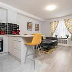 Cute 2 Bedroom Flat By Hyde Park