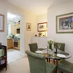 Veeve - Apartment Walham Grove Fulham