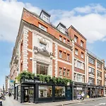 Carnaby & Oxford Street - Central Soho - One Bedroom - Double Bed & Sofabed