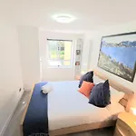 Free Parking - 4 Bed - 3 Bath - Sofa Bed - Digital Lock Entry