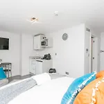 Serene Studio Apartment Sydenham