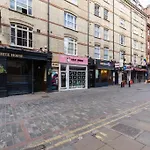 Luxury Soho Apartment R3