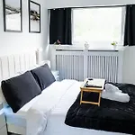Modern 1 Bed Apartment In Greenwich - Wifi - Netflix And Stations Nearby