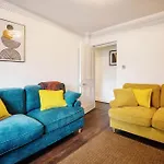 A Stunning Apartment In Paddington