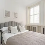 Fabulous 3 Bed Apartment In Kensington London