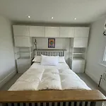 Stunningly Vibrant 1Bd Flat Lower Clapton