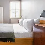 Beautiful Victorian London Townhouse - 5 Bedrooms
