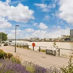 Stylish 3 Bed Apartment Gem In Central London