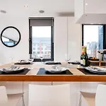 Huge & Central 3 Bedr, 4 Beds, Covent Gdn