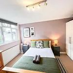 Lovely 4 Bedroom Flat With Ample Garden In Brondesbury, Kilburn
