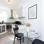 Cozy 2 Bedroom Near Old Street Station