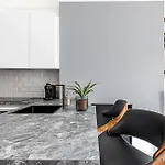 Stylish Hideaway Flat At Milton Park Highgate