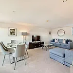 Pond Place Apartments