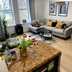 Cosy Single Room With Private Bathroom