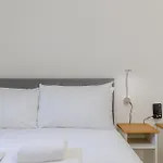 Newly Refurbished 2Bd Flat Close To Excel London