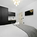 Nine Elms Modern Studio Apartments