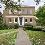 Cosy London Sw12, Garden Flat