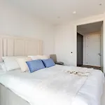 Stunning London City View Large 1 Bed Apt