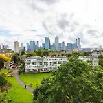London Poplar Apartment - Sleep 4-5 - Ideal For Business Travellers & Contractors - Near Canary Wharf And Dlr Station - Parking Tickets Available On Request