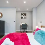 Nottinghill On River Luxe Flat With Balcony