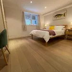5 Bed House - Fancy - Sleep Up To 12 - Central