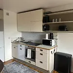 Charming 1Bdr Serviced Condo! 4 Guests Pool N Free Parking
