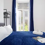 Quaint Flat By Hampstead Heath