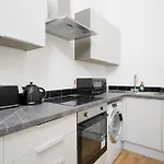 Quaint Flat By Hampstead Heath