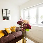 Coombe Hill 2 Bedroom House & Parking