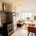 Coombe Hill 2 Bedroom House & Parking