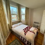 145 Twin Towers Hotel