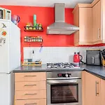 Pass The Keys Victorian Apartment By Oval