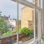 Pass The Keys Victorian Apartment By Oval