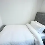 Newly Renovated Bedrooms Near Train And Bus Station
