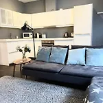 Stunning And Peaceful London Flat