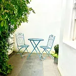 Stunning And Peaceful London Flat