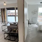 One Bedroom Flat - Zone 2 London
