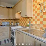 Spacious Double Bedroom In Kensington