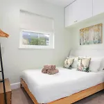 1 Bed Flat 5 Min From Holland Park Station! London