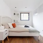 Modern 3 Bed & 3 Bathrooms Flat, Hackney Downs